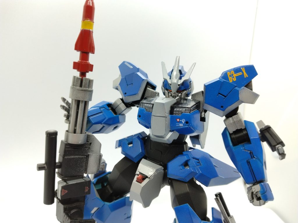 目玉のケルベロスなんと折りたたみ状態も再現。差し替えなしです。3パーツ構成。ベースは水星の魔女武器セット。ミサイルはウインダム