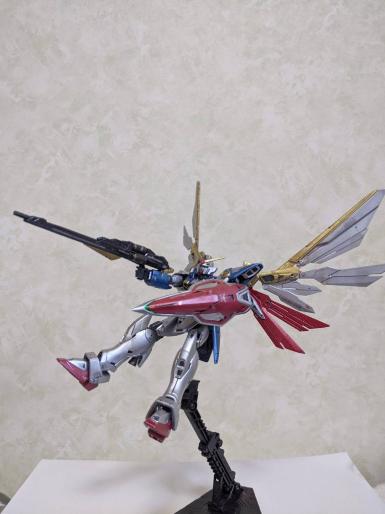 バスターライフル発射ポーズ。