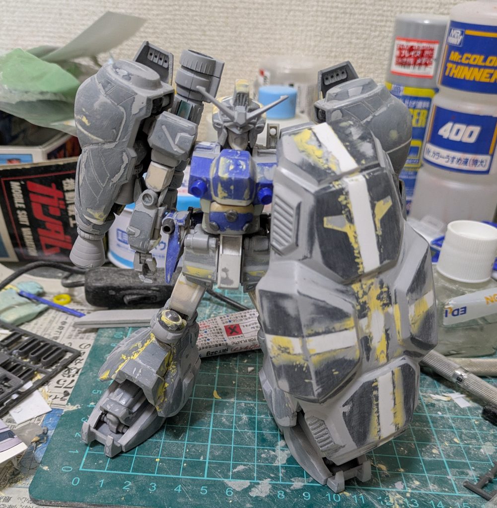 本塗装前、こうして見ると旧キットの面影残ってるでしょ?