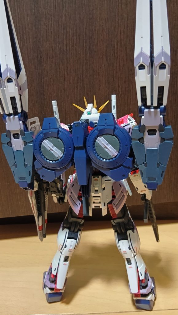 B装備にデカール貼る前。ブルーグレー部もブルーグレーとパールホワイトを1:1で混色。水性ホビーカラーがものすごくいいので、復帰してから重宝してます。