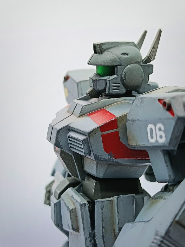 キャノン砲が無くて、色も違うと何のMSかわかりませんね(gundam-kao10)