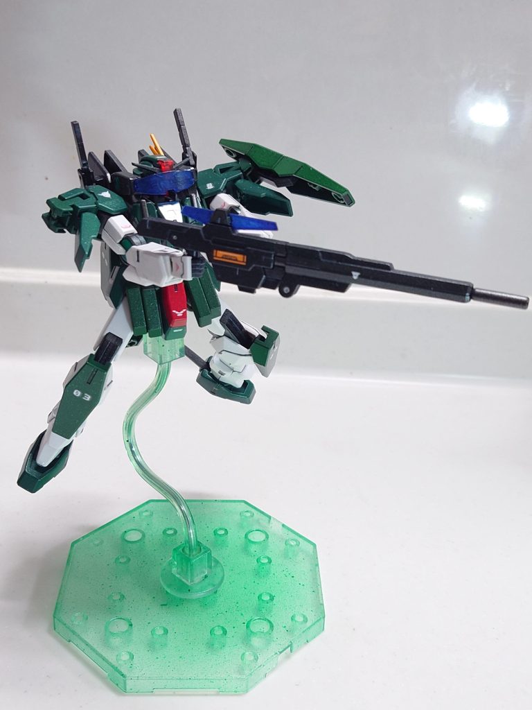 GNスナイパーライフルⅡ狙撃モードクリアブルーは濃過ぎました(gundam-kao5)センサーカバーも開けてないし(gundam-kao9)