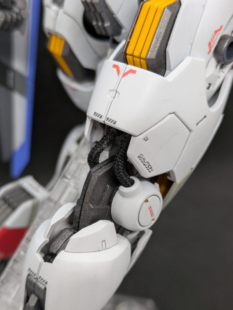 パイプのディテールが気になったのでメッシュワイヤーに変更