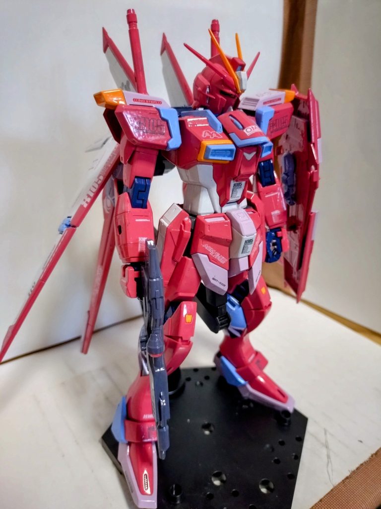 デカールは、エールストライクの社外品を使ってます。