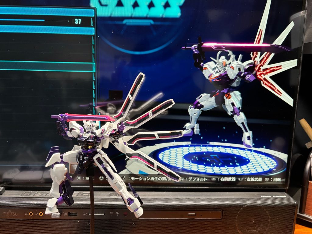 後に友人から送られた写真。中々に再現度が高し。スタンドは100均のをサービスで付属してあげましたw