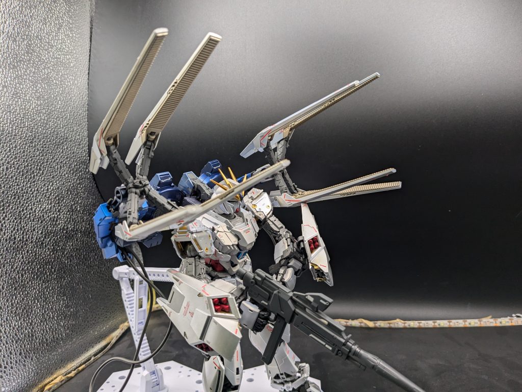 最小出力ならっ!!インコム!ガンダムでは珍しいインコム。このへんはバージョンka仕様なのかフィンファンネルと造形がそっくりなんだよね一応砲戦モードみたいにできる