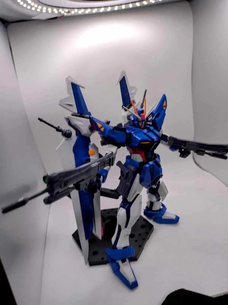 2007年のガンプラなので古さは否めませんが、カッコいいですね〜、