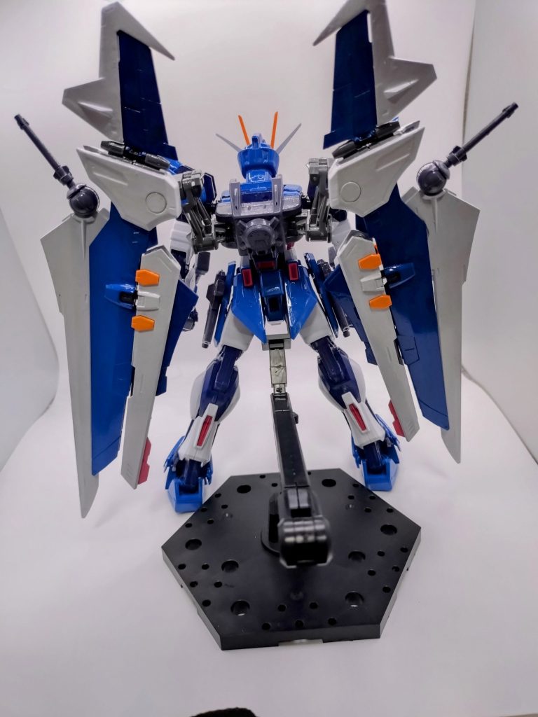 頭部のアンテナ、経年劣化？で少し曲がってますが、ご愛嬌という事で（笑） 最後まで見て頂いて、ありがとうございました(^^)