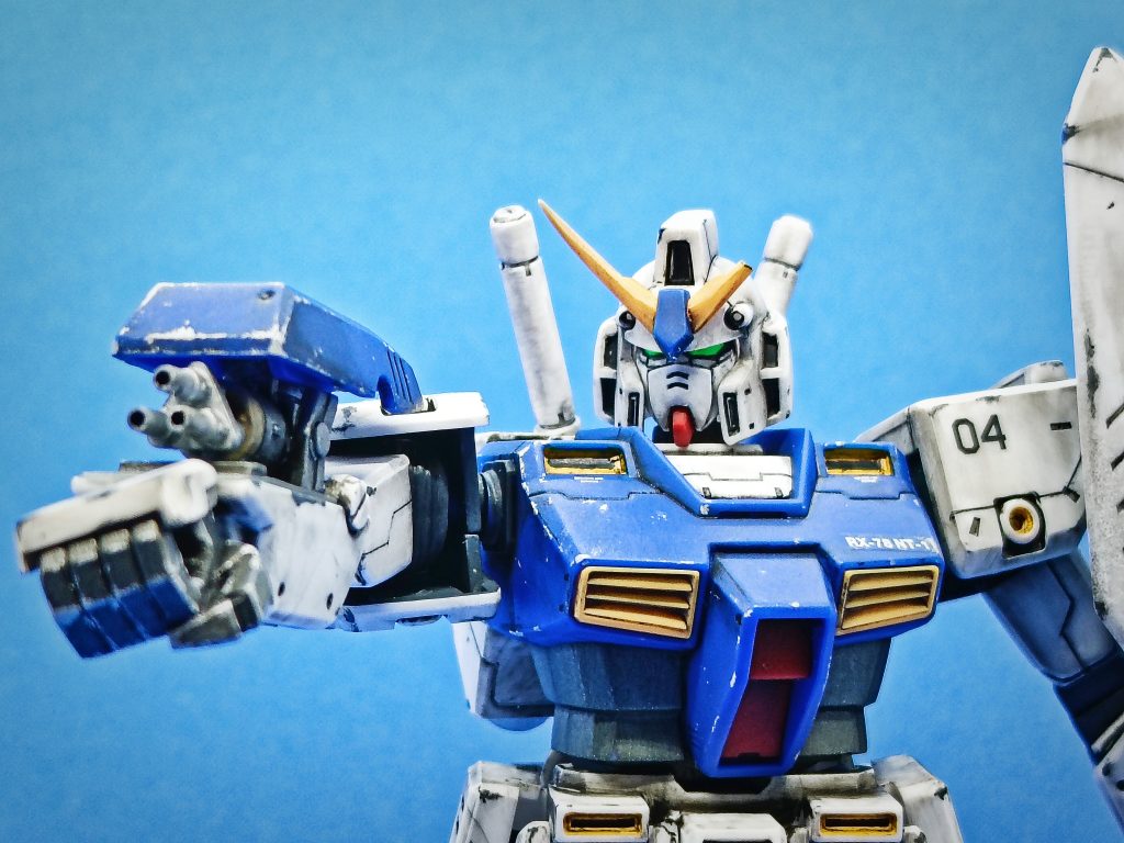 アレックスと言えばやはりガトリング!!アンテナは片方破損させました。