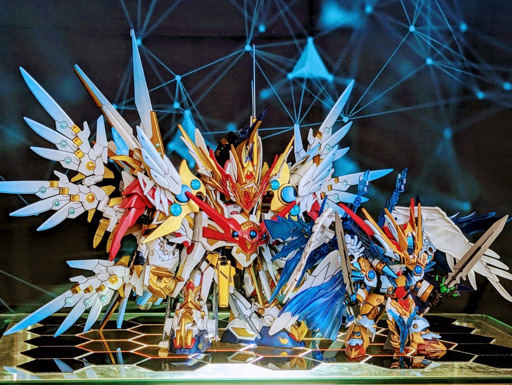 エンドレスゼロ(ゼロガンダム)とツーショット前回の続きで鎧闘神戦記 外伝に陰ながら登場という妄想。ゼロシステムの噂を耳にし 行き着いた先でゼロシステムを託される。エピオンシステムを取り込んだ相手と渡り合うためロードドラグーンにゼロシステムを組み込んだ姿という流れ。