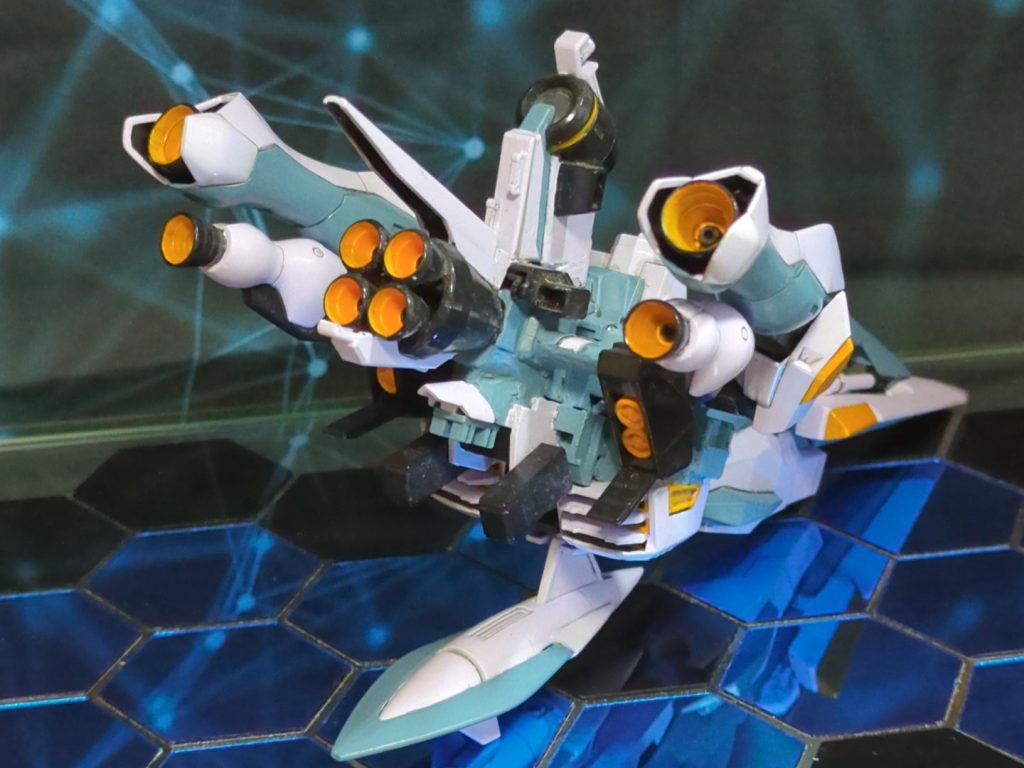 水中に潜る事も出来、水上を猛スピードで駆け抜ける事も可能。