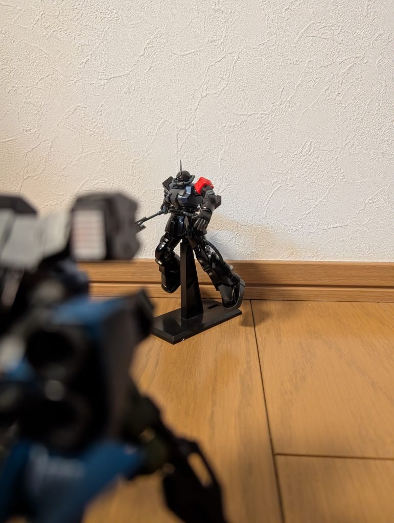 Mk-IIパイロット「敵機発見！(何か感じる…あれはエースか…？)」ザクパイロット「潰す…！」Mk-IIパイロット「このザク速い…近接戦闘に持ち込む！」