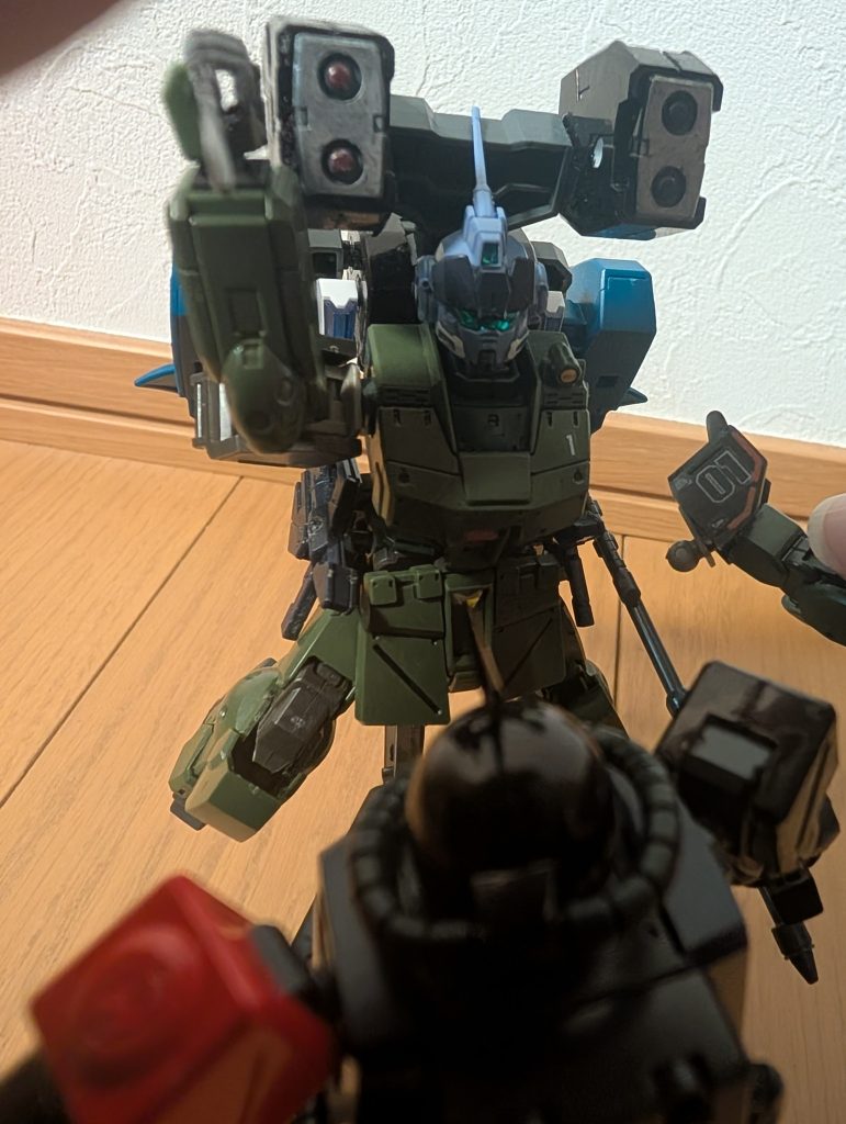 ザクパイロット「直前で軌道を変えただと！？」Mk-IIパイロット「これでトドメだｧｧｧｧｧｧ！！」 