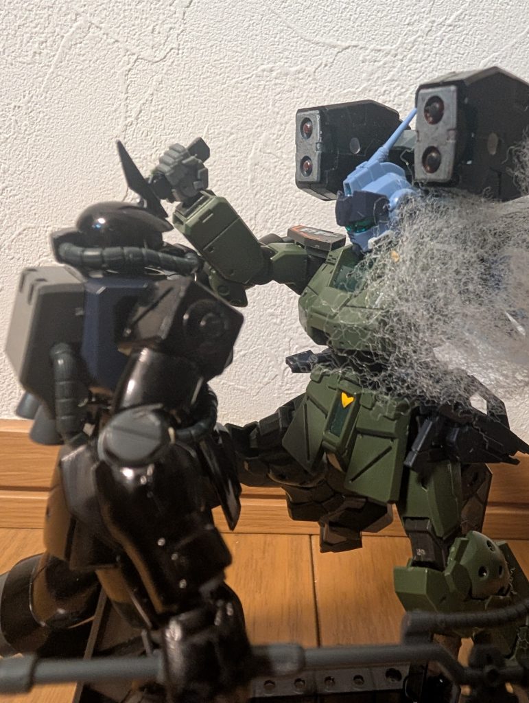 　　　　　ｻﾞｼｭ…ザクパイロット「ｸ…ｿ…ｶﾞ……」Mk-IIパイロット「ﾊｧ…ﾊｧ……」「任務完了…！帰還する…！」 終… ではまた来年！👋😉