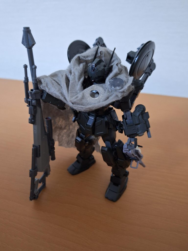 左下肢に、100mmマシンガンも装備しました。