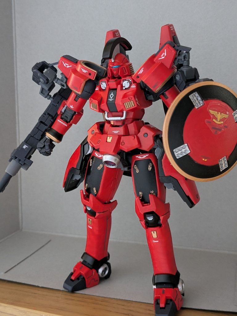 シャアやフル・フロンタルと言えばサザビーやシナンジュのような赤と黒メインです😆まだまだ未熟な筆塗りなので塗りムラはご容赦ください😰