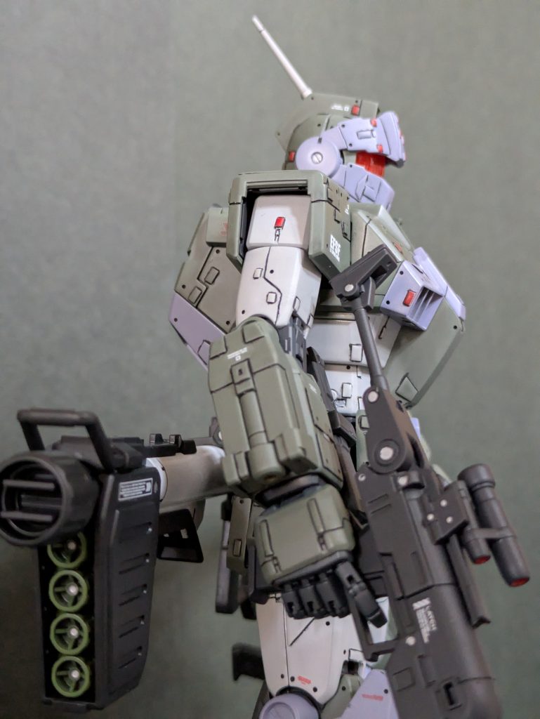 沢山の武装を持ってア・バオア・クーで戦ったのでしょうね説明書に書いてあるのですが（先頭のスカート付きに照準を定める）カッコ良すぎる