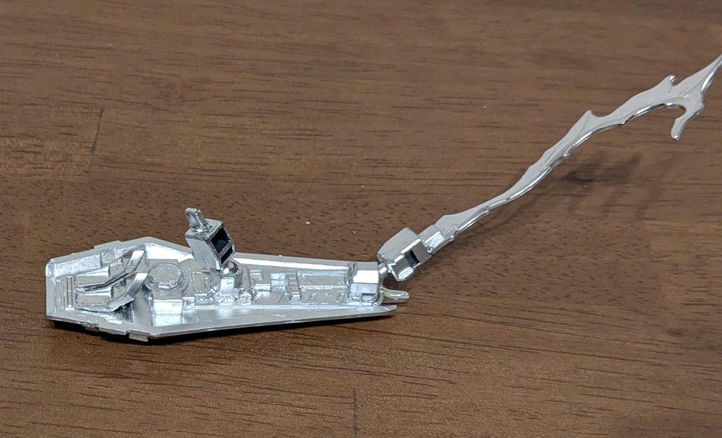 半霊の内側の様子シールドの下部と中央部にカミキバーニングの余剰ポリキャップを接着し、そこに同じく余剰の関節パーツのボールジョイントを繋いでいるため、けっこ〜アクティブに動かすことができて色々な表情が付けられます!この半霊も、中々表情豊かな設定でしたしね笑