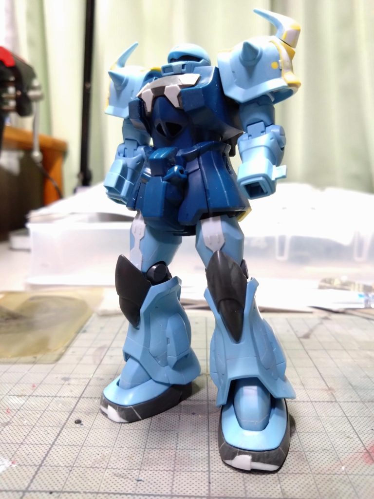 胸、ショルダーなどプラ板とポリパテで追加してます。