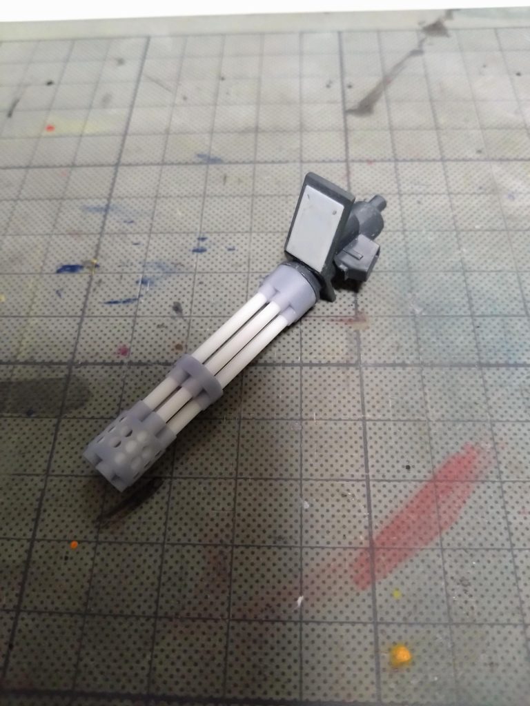 ガトリングガンは、3Dプリンタとプラ棒で銃身部分を作製してます。