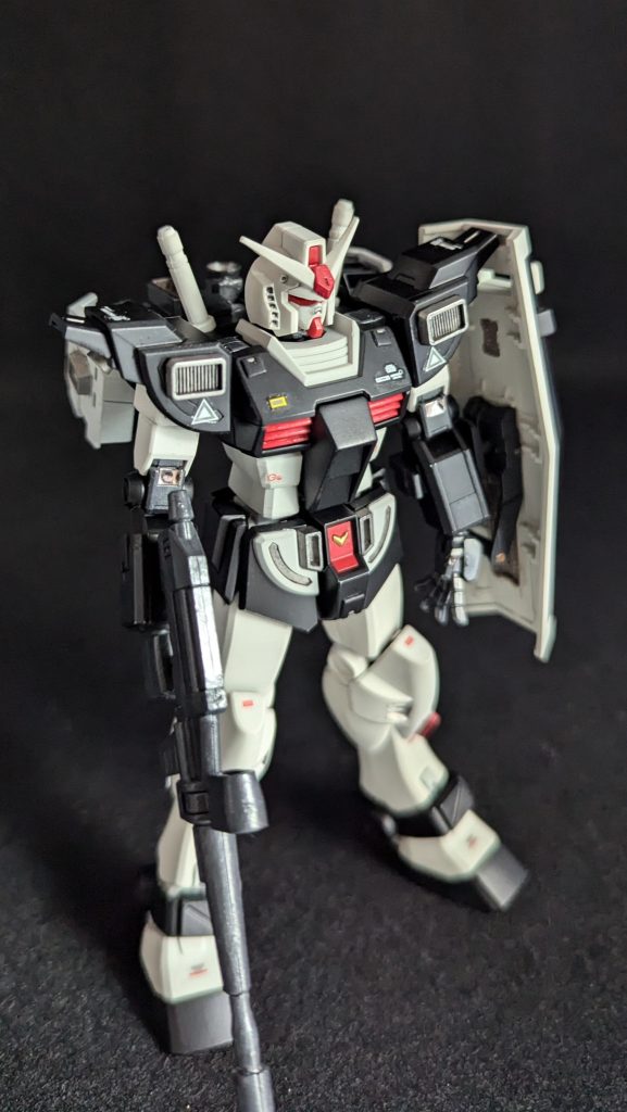 さて妄想垂れ流しはここまでにしてプラモの説明ですまずキットはラーガンダムですね店頭で少し調べたらEGのガンダムのパーツもほぼ入ってると知ってプロトガンダム改みたいにしてやろうかと画策ってところから始まりました