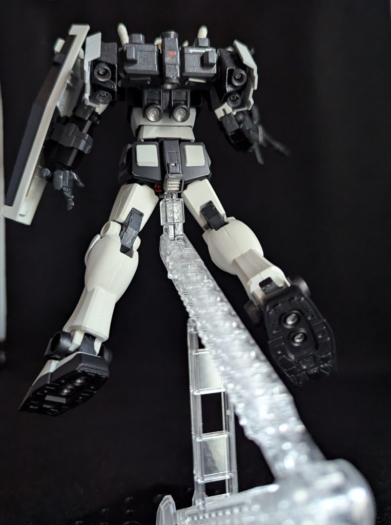 強化パックをつけて飛び立つこの後ろ姿が見たかったんです今回の目標として1980年代のいい意味で古臭くカクカクしたMSVみたいに見えたらいいなと思ってます