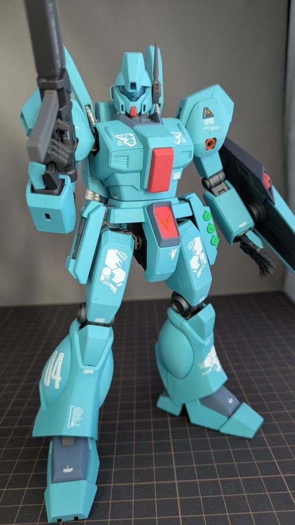 フロントショットです。デカールにはアシタのデカールとハイキューパーツとエクスプレッションデカールのものをミックスしてます。