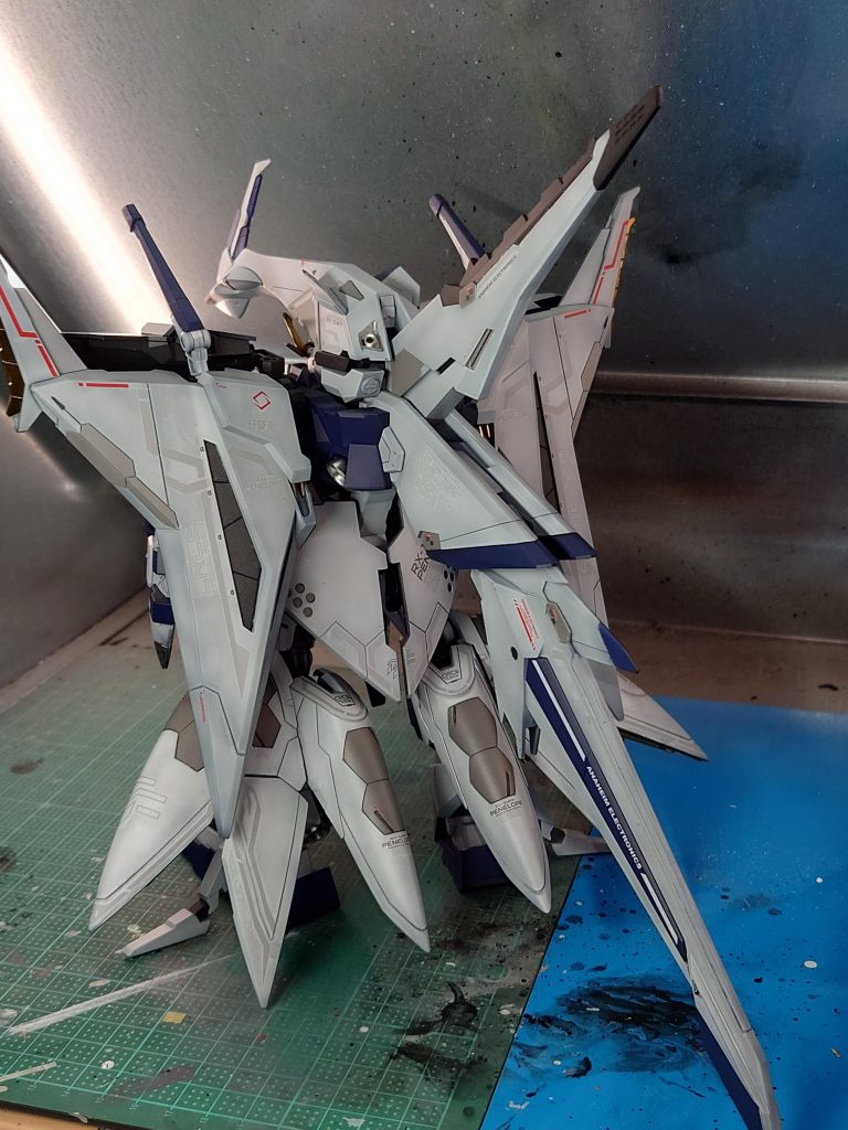 全体としては艶消しですが、金色部だけ艶有りにしています。