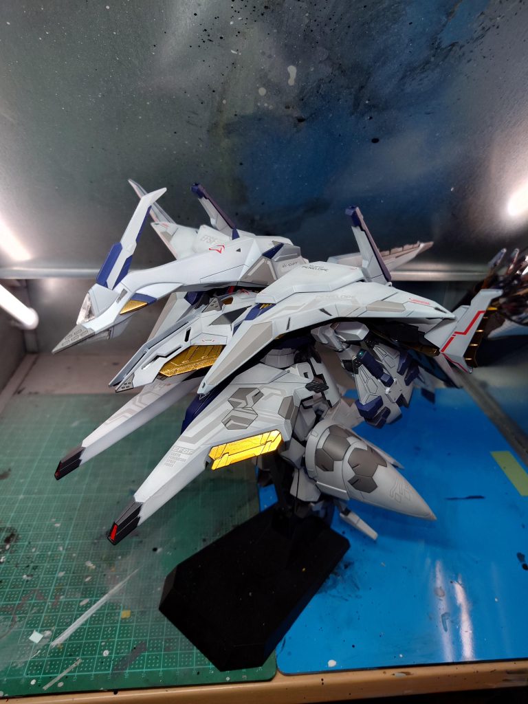 フライトフォーム関節がヘタっているので安定しません。