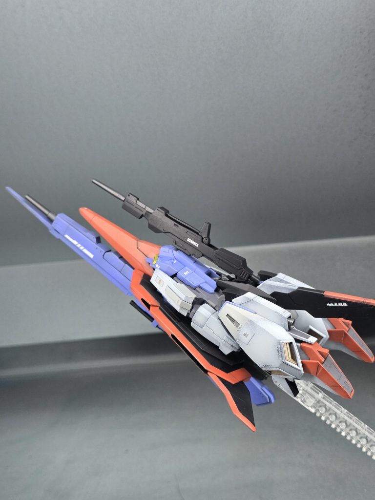 うん、カッコイイ！あ、ゴールドに見える部分はFSSカラーコレクションのKOGカッパー使って見ました。投稿出来ないシリーズで使用予定なので試し塗りです。今回、時間があまりとれず塗装ブースでの撮影になってしまいました💦これはコレでありなのかなと…実は次回作も塗装終わってませんが決まってます。お楽しみに！