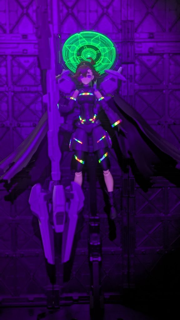 もちろん虹色パーメット(モドキ)はBLで発光します🚨