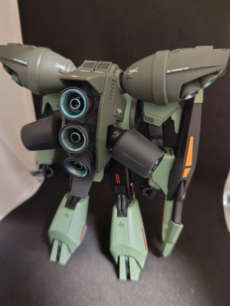 後姿。塗装は家の在庫の塗料で適当に。