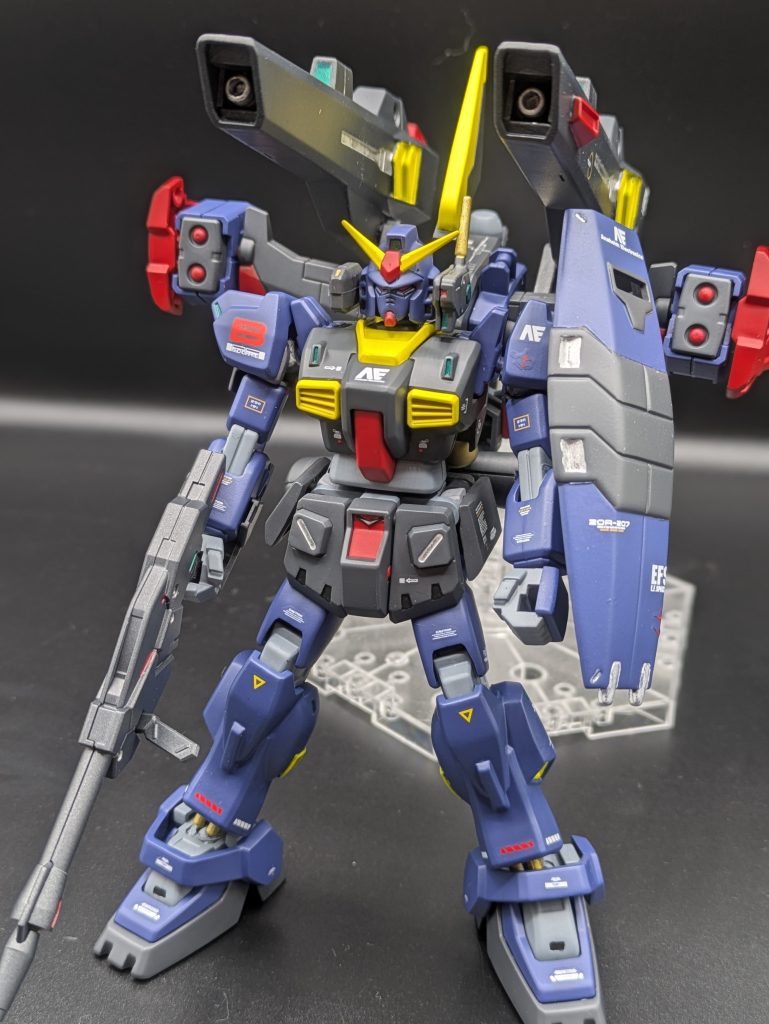 30MMのエグザビークルティルトローターをGディフェンサー風にしています。大型ビーム砲はアメイジングケンプファーのを、シールドは旧キットのガンダムジェミナス01の物を使っています。