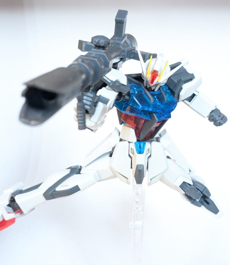 改修したのは主に頭でアンテナのシャープ化とマスクの切り離しを行いました。