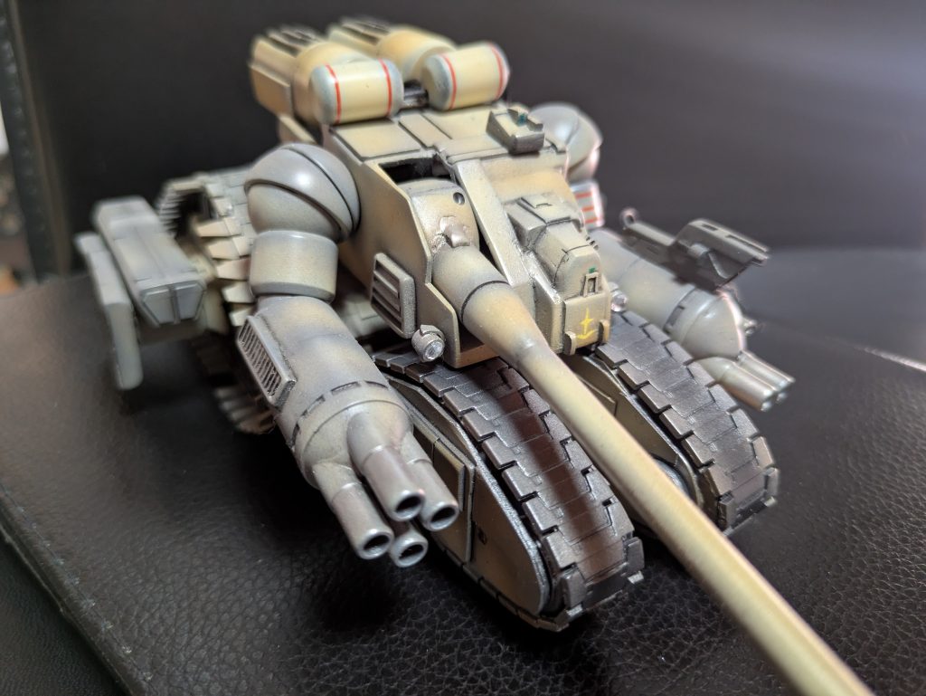 陸戦仕様の試作段階で機動力抜群なのにスキャンダルで消されたってかなりもったいない機体ですよね。