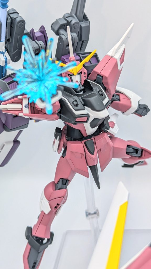 パルマフィオキーナ&シールドブーメラン。ヘリオスの物を少し削り小さくして、武器持ち手と同じサイズにしました。劇中でインパルスがミーティアを使用していた為、これ位はバッテリー機でも十分出来そう。