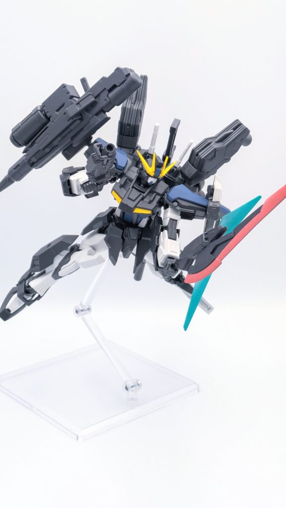 ヒートソードで攻撃。ヒートソードはマーズフォーウエポンの物で、赤熱化状態、マウント時で2本塗装しています。つまり、差し替えです(笑)