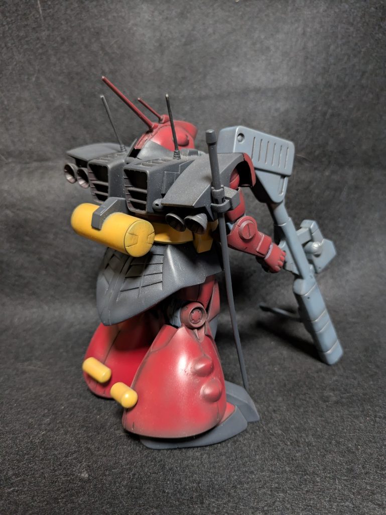 頭部はほぼスクラッチ、胸部、肩、バックパックは旧キットになってます。