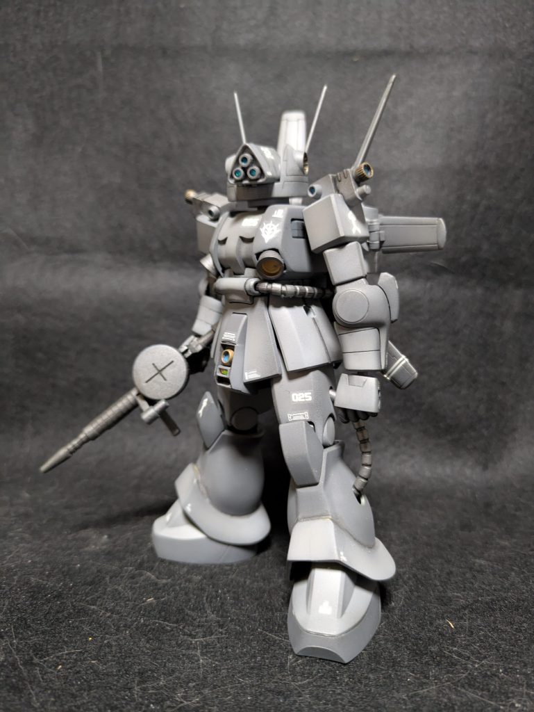 ザクフリッパーはMSVの設定しか知らないのであえてザクマシンガン持たせてあげました。胴体、腕部、肩部は強行偵察型と同じですね。頭部もディテールアップ程度です。MSVの完成度は当時としても最高だと思います。