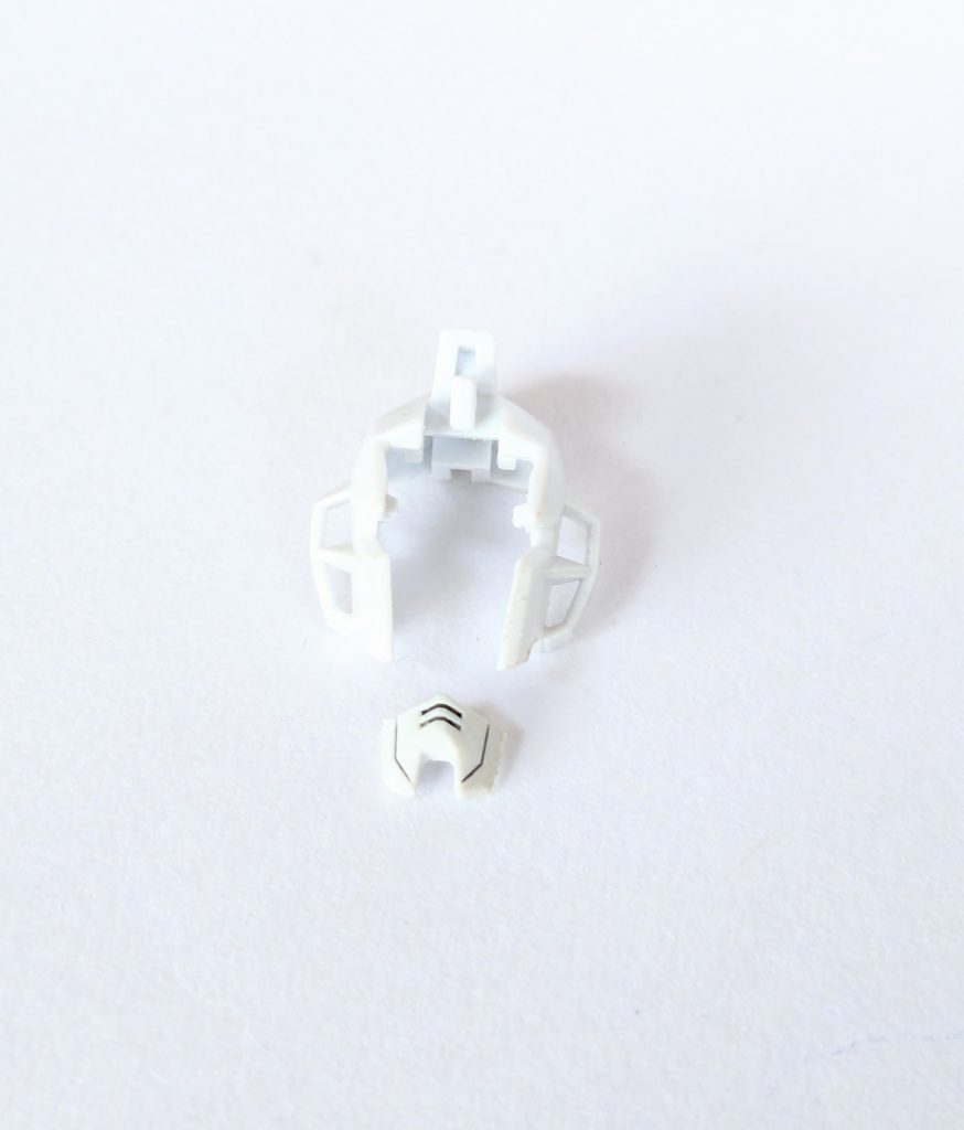 改修した頭部。シャープ化させることによって印象が変わります。マスクの切り離しは結構大変でした。