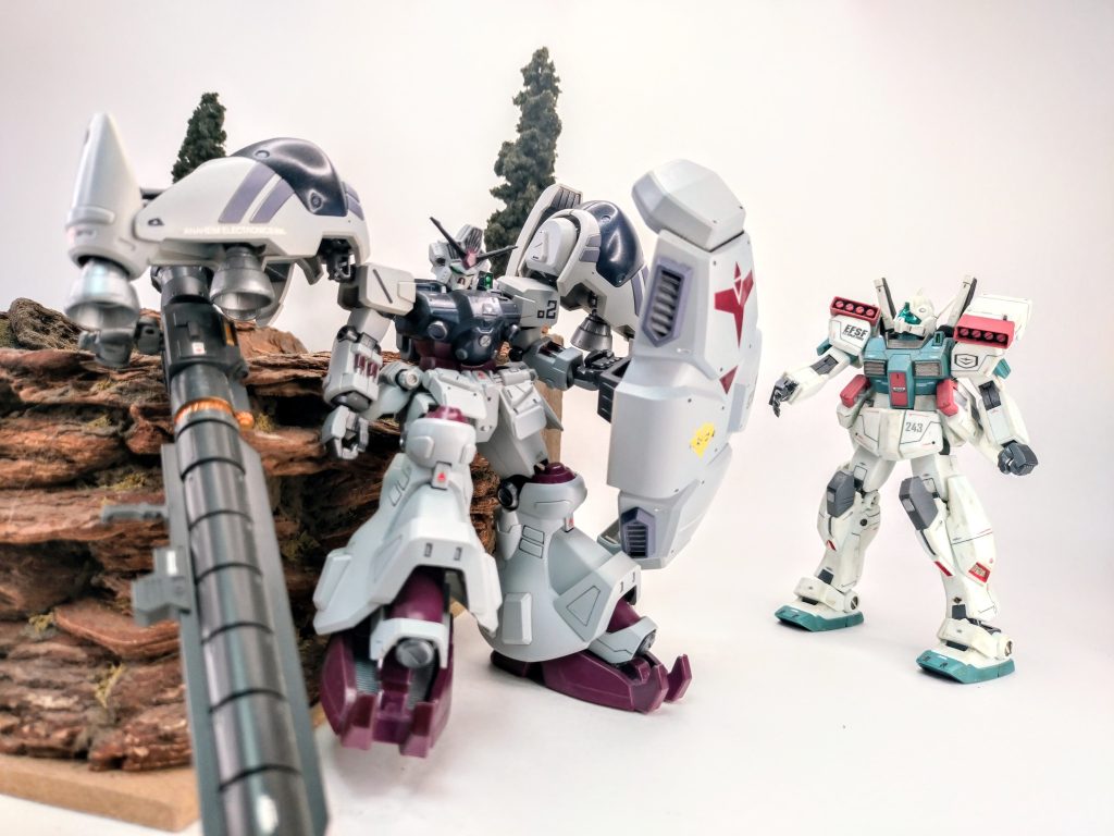 「あ、あの…連邦校の人…ですよね? 新入生のジムⅢ…です…」 …ジロッ