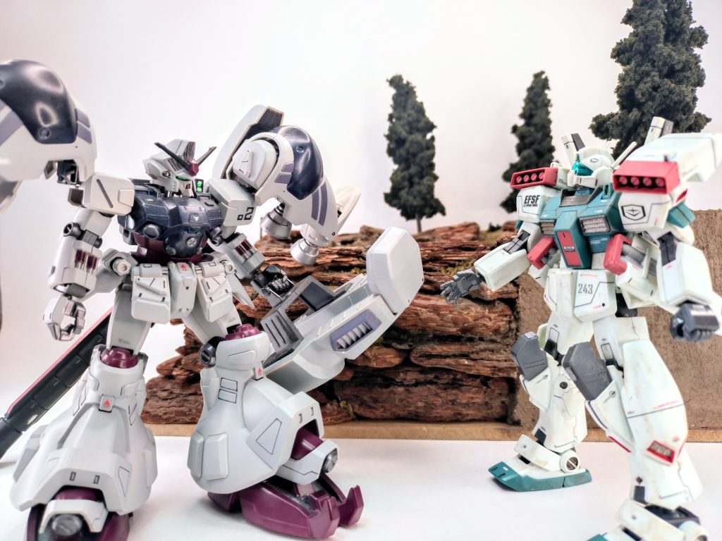 オマエ…「は、はいっ」俺が怖くないのか?「え? あ、いや、あの…僕、騒がしいのとか苦手で… 先輩1人でいてましたし、なんか雰囲気落ち着いてるし大人な感じの人かなって… 僕さっきちょっと嫌な事あって心細くて…」フ…俺をそんな風に言うヤツは珍しい。俺の事を知らないからそう言っていられる。「え…そうなんですか?でも先輩なのに偉そうじゃないし、ドシッとしてて冷静な感じだし、なんか、なんていうか…武士っぽい感じがします」ハ?ハハハハ!武士ってか!…そりゃ褒め過ぎだ。…なんだ?なんか偉ぶってるヤツに絡まれたのか?「えっと…実はカクカクシカジカ…」