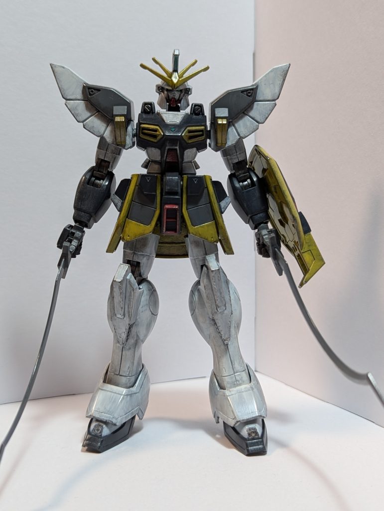 自分の好みのせいで彩度も明度も下がっていきますw肩の爪のイエローが、焼鉄色でのドライブラシと合わさって、くすんだゴールドに見えるのが思わぬ良いところでした。