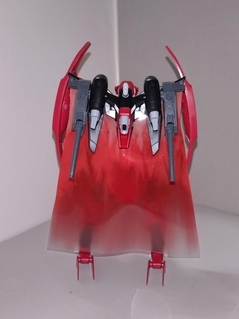 ビームマントの展開はZGMF/A-42S2デスティニーの「光の翼」に似た原理で、これを展開することで、より高速で飛行可能になる。最高速度はマッハ6とのこと。