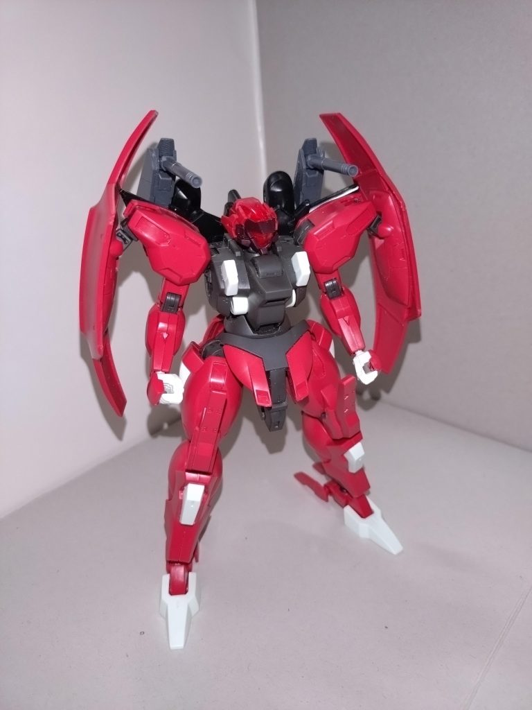 武装リトラクタブルビームガンバックパックの左右に装備されたビーム砲塔。