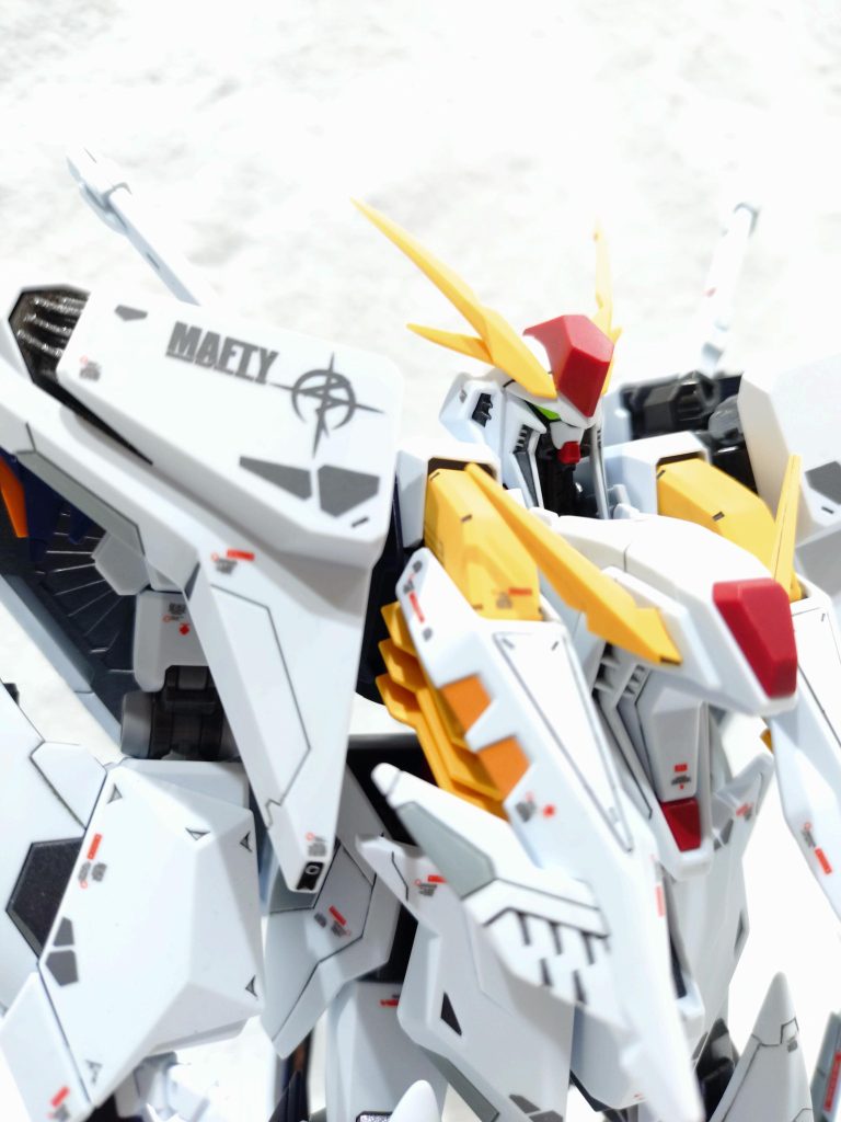 近くで撮ってもあまり粗が目立たないつや消し仕上げは最高です。