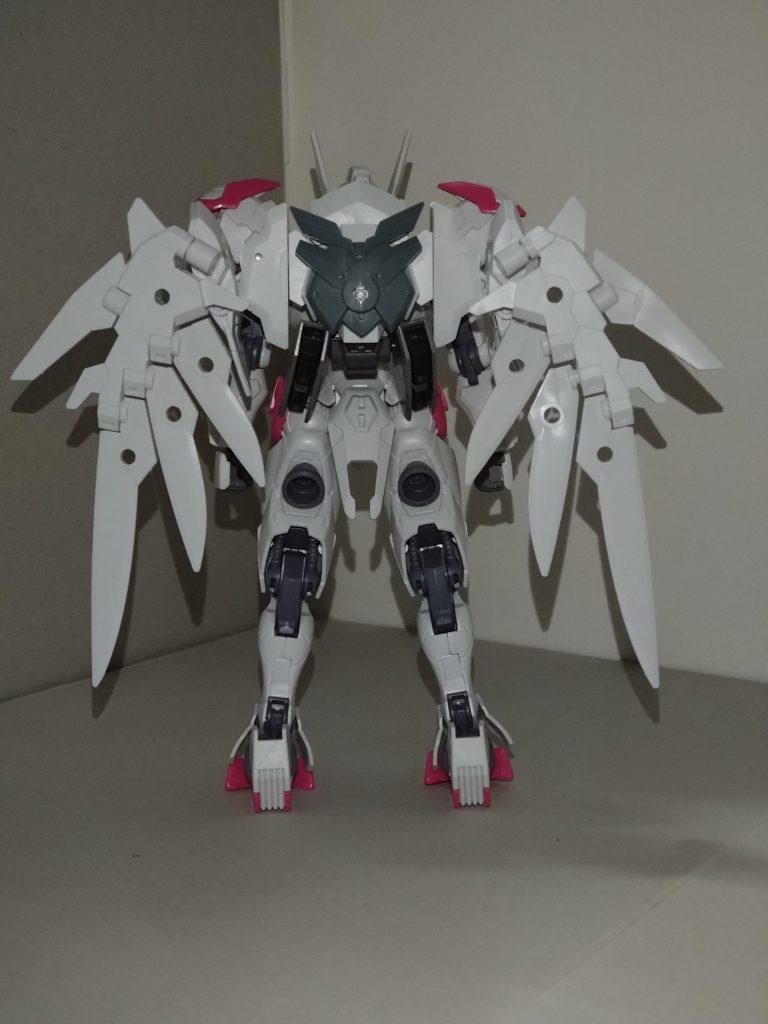 また当初、モカは可変機の制作も考えていたものの、この時点ではAfterglowのメンバーが「制作するガンプラは非可変機で揃える」方針としていたため、今回も非可変機として制作。全員のガンプラが可変機で統一されたMorfonicaとは正反対である。 ···その後、Afterglowの「非可変機縛り」とする方針は、リーダーの上原ひまりにより覆されることになる。