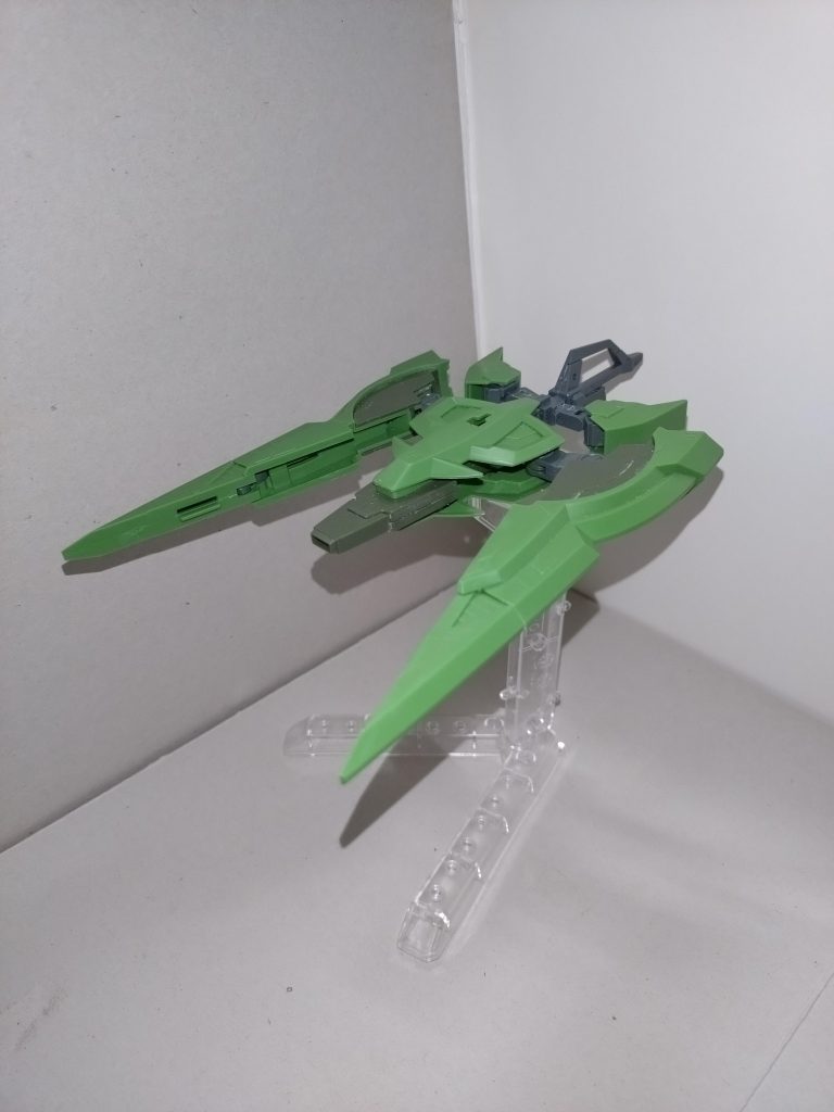 ■単体でサポートメカとして飾る例無人のサポートメカという解釈もアリ。他にも、SDガンダムのサブフライトシステムとして使ってみても楽しそうです。