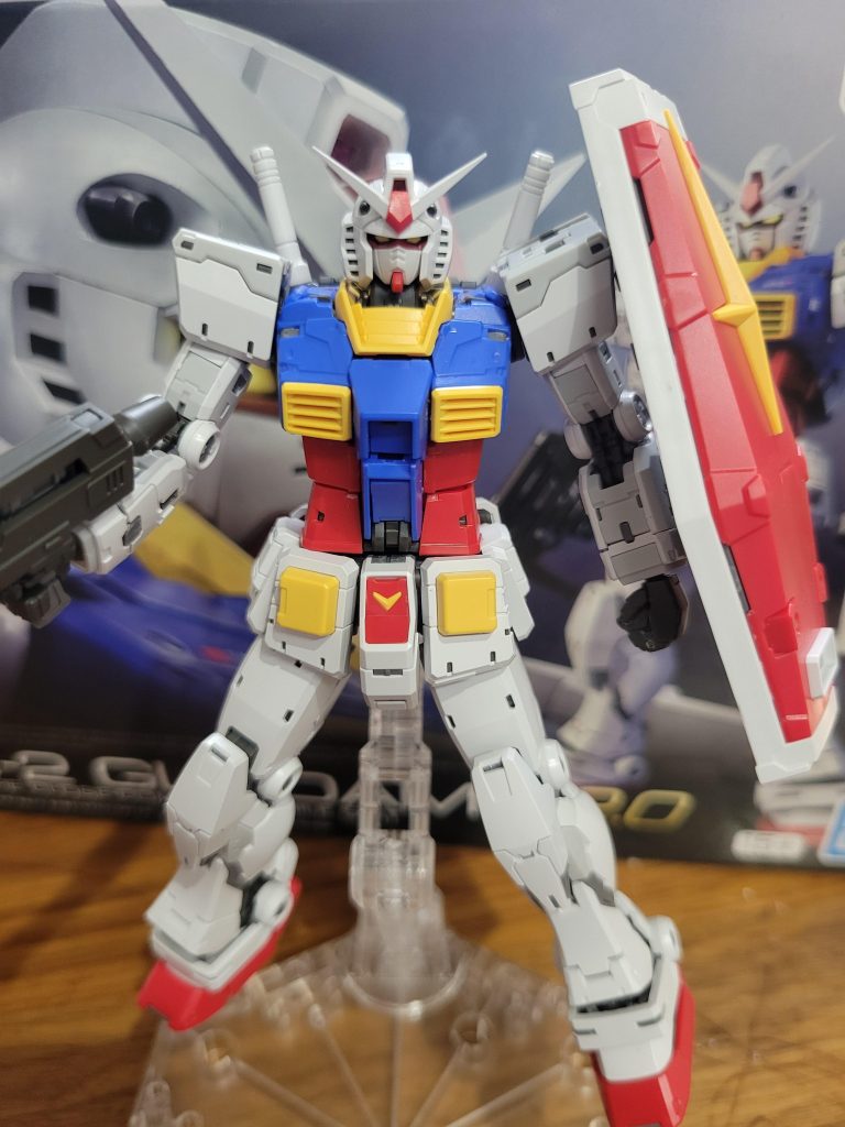 とりあえず素組。パーツの小ささに悪戦苦闘。年は取りたくないものです。