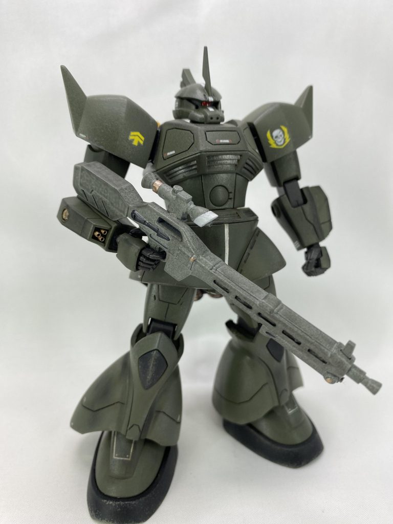 ビームライフルは旧キットのゲルググJから小説版（下巻）の開き絵に描かれた装備です。